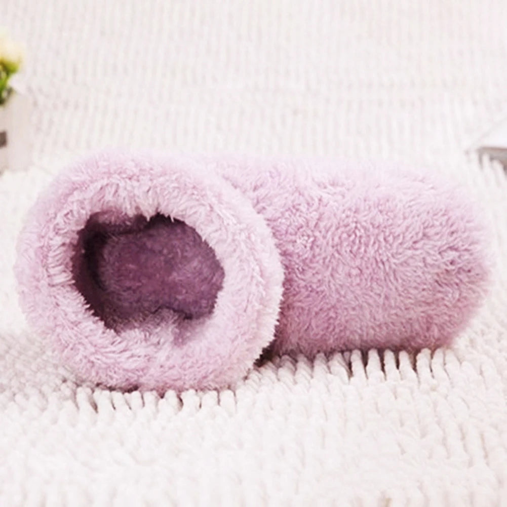 APWIKOGERCN Electric Heated Slippers for Men and Women Winter Warmth